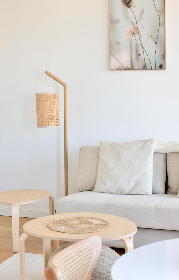 Modern & Stylish Close To Centre Apartment Wina Bagian luar foto
